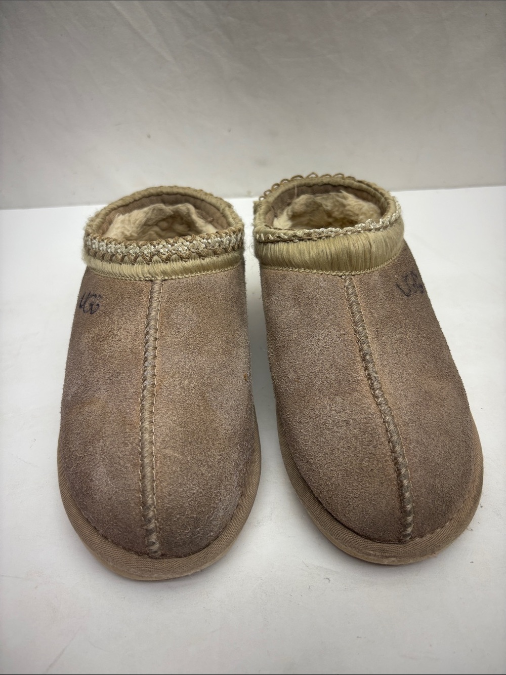 Kids Cozy Shearling Lined Slippers Beige, size 34, box 84